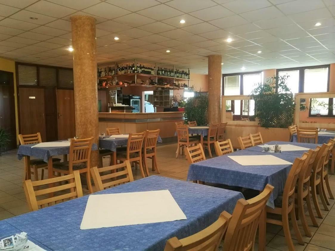 Hotel Kavana I Sobe Monika Grabrovnik Exteriér fotografie