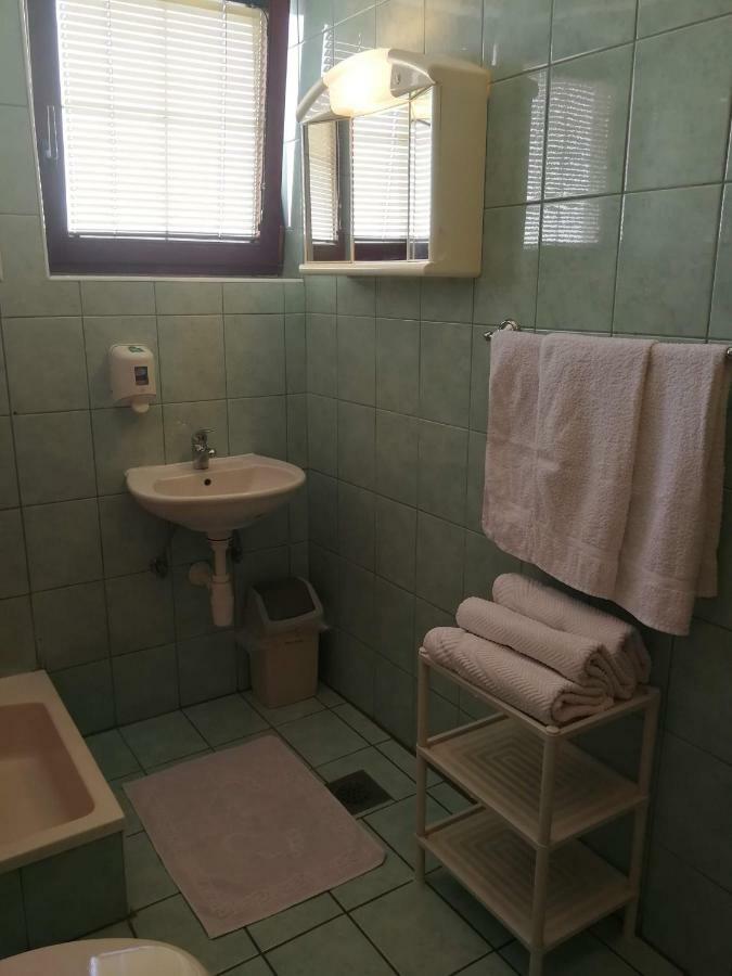 Hotel Kavana I Sobe Monika Grabrovnik Exteriér fotografie
